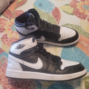 NIKE YOUTH JORDAN'S RETRO 1 SNEAKERS